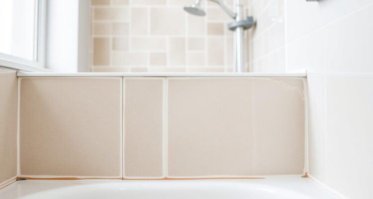 Fuga czy silikon w narożnikach